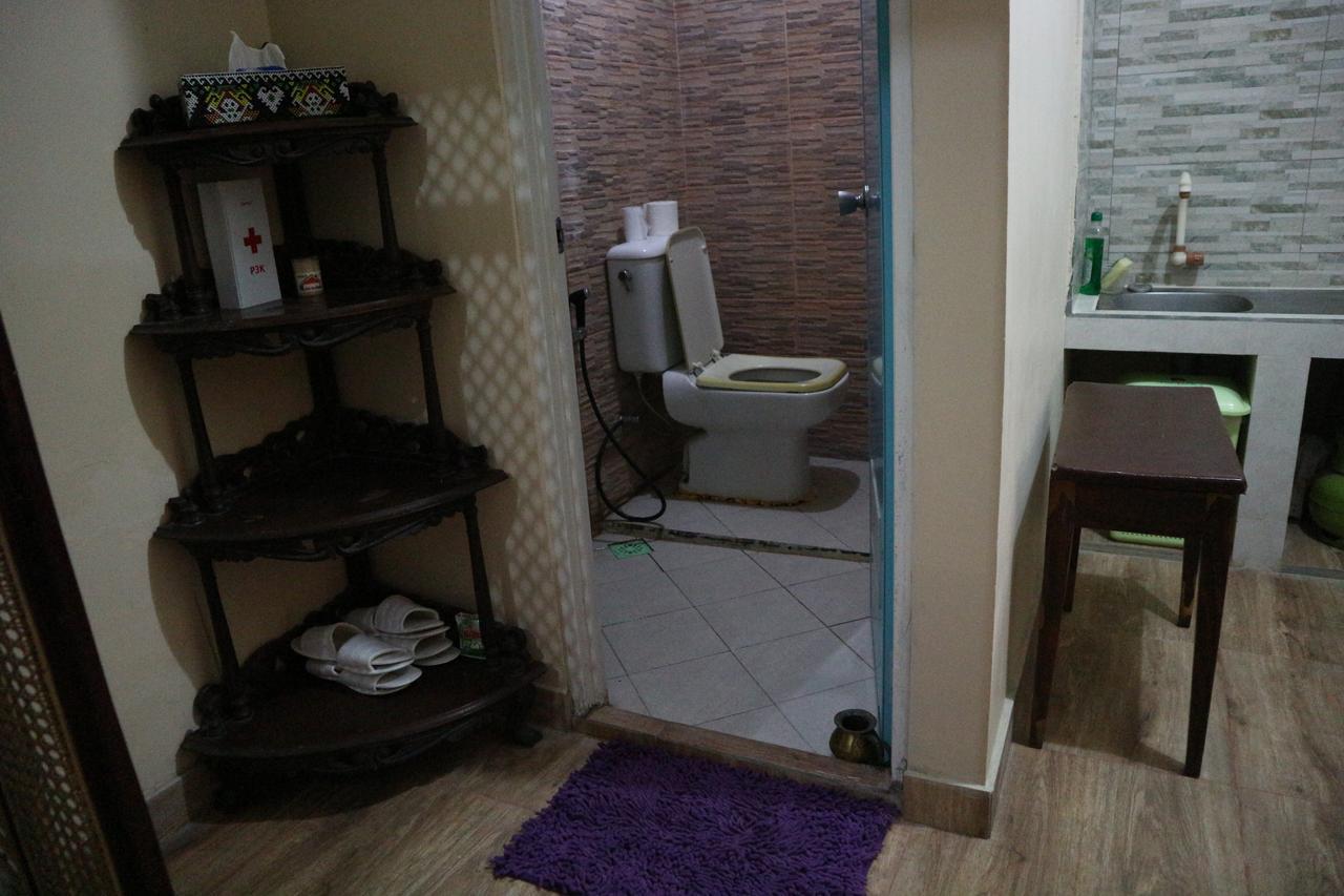 Kembar Guesthouse Джокякарта Екстериор снимка